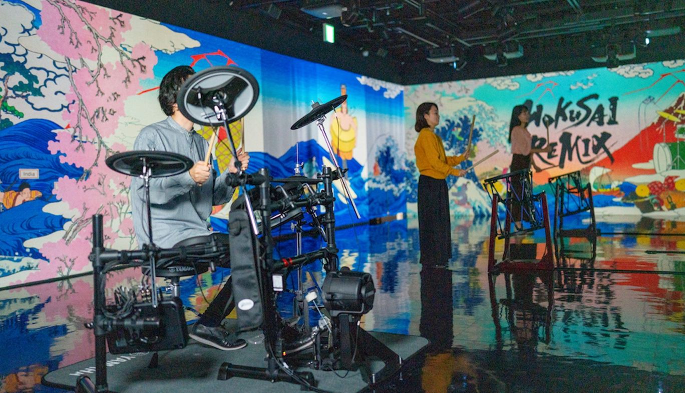 ドラムを叩いて葛飾北斎の浮世絵世界へ！GINZA 456で体験型アート展